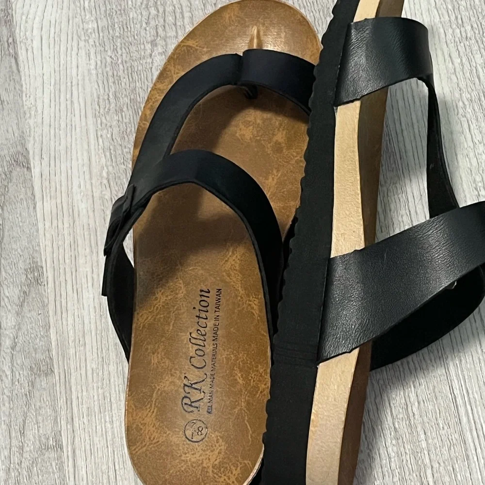 Black sandals - Picture 1 of 3